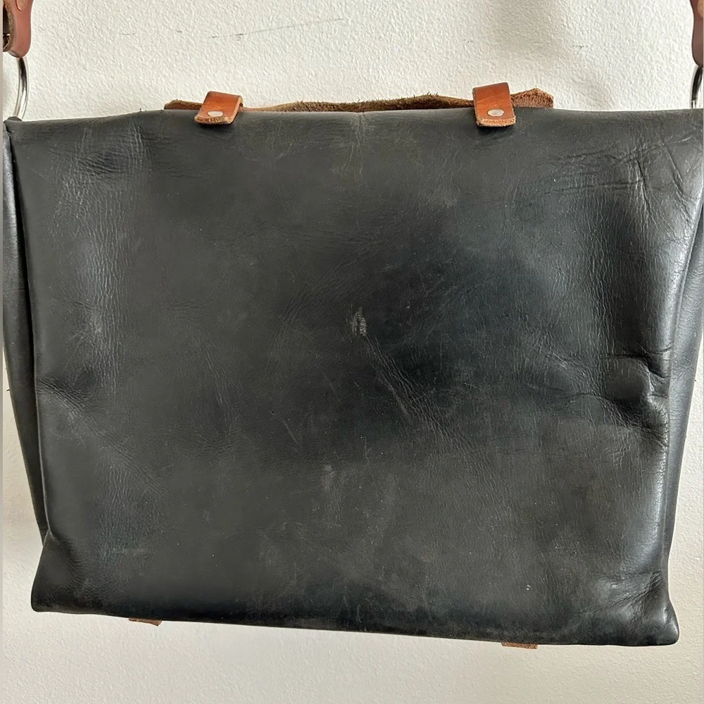 JACKSON TRADING COMPANY Messenger Bag-Black
